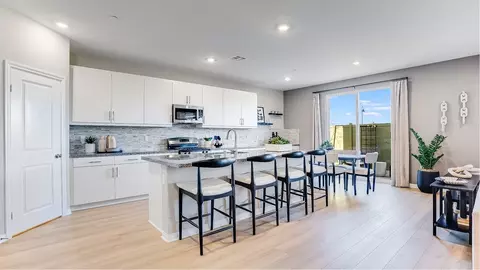 Kitchen - 17286 Cascade Ct, Hesperia, CA 92345 photo 3 of 3