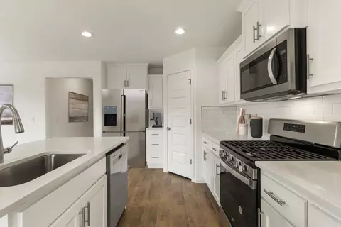 Kitchen - 8400 E Galveston St, Broken Arrow, OK 74014 photo 1 of 12