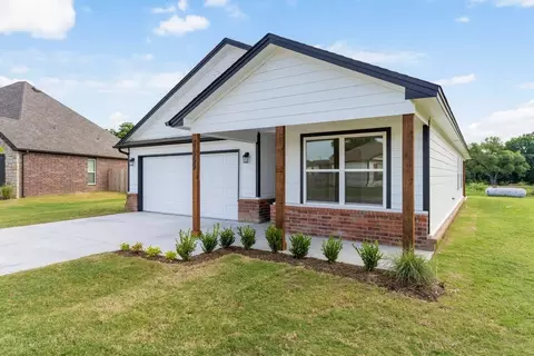 Exterior - 8400 E Galveston St, Broken Arrow, OK 74014 photo 12 of 21