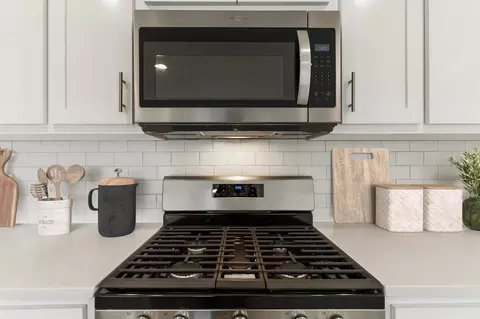 Kitchen - 8400 E Galveston St, Broken Arrow, OK 74014 photo 3 of 12