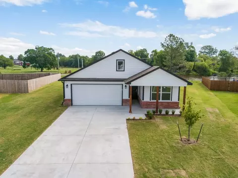 Exterior - 8400 E Galveston St, Broken Arrow, OK 74014 photo 11 of 21