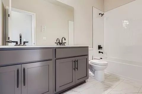 Bath - 154 Buckwheat Ln, Berthoud, CO 80513 photo 6 of 11