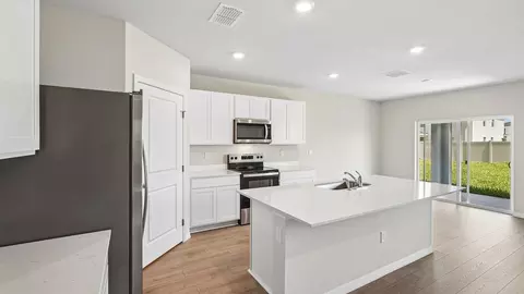 Kitchen - 10422 Charlotte Dr, Parrish, FL 34219 photo 1 of 3