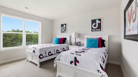 Bedroom - 704 Catbird Ct, Pelzer, SC 29669 photo 3 of 10