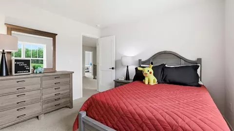Bedroom - 704 Catbird Ct, Pelzer, SC 29669 photo 8 of 10