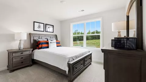 Bedroom - 704 Catbird Ct, Pelzer, SC 29669 photo 5 of 10
