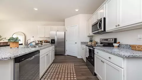 Kitchen - 433 Glacier Way, Conway, SC 29526 photo 2 of 3