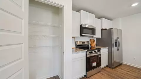 Kitchen - 18512 Caffee Dr, Vance, AL 35490 photo 5 of 6