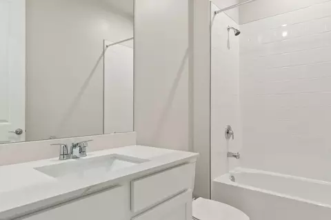 Bath - 12406 49th St E, Parrish, FL 34219 photo 1 of 1