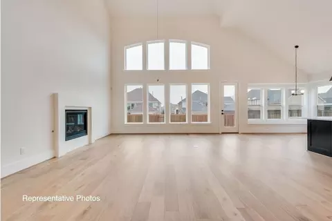 Living - 3533 Ithaca St, Corinth, TX 76208 photo 3 of 7