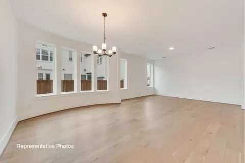 Living - 3533 Ithaca St, Corinth, TX 76208 photo 2 of 7