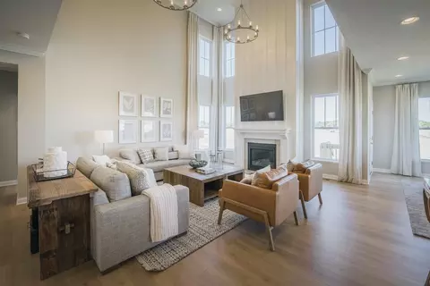 Living - 644 Fadley Loop E, Delaware, OH 43015 photo 1 of 5