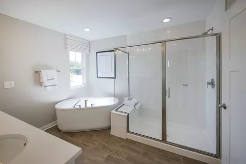 Bath - 644 Fadley Loop E, Delaware, OH 43015 photo 1 of 2