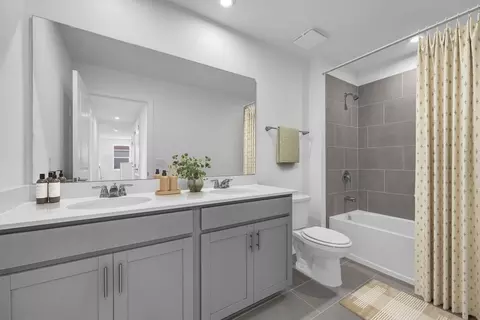 Bath - 6098 River Farm Ave, Saint Cloud, FL 34771 photo 2 of 4