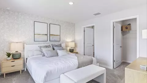Bedroom - 17325 Whiskey Creek Trl, Parrish, FL 34219 photo 4 of 5