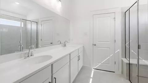 Bath - 263 Oriole St, Kyle, TX 78640 photo 2 of 4