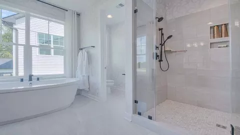 Bath - 8774 Rosehaven Ln, Frederick, MD 21701 photo 2 of 7