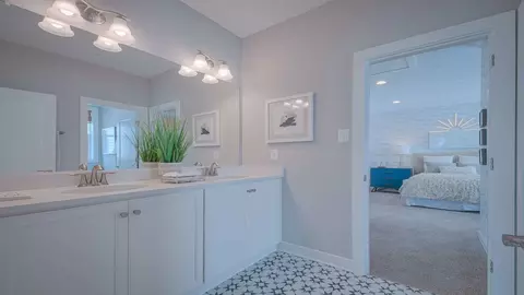 Bath - 8774 Rosehaven Ln, Frederick, MD 21701 photo 5 of 7