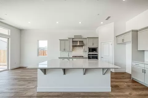 Kitchen - 967 Talus Way S, Madera, CA 93636 photo 4 of 7