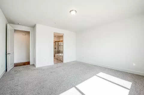 Bedroom - 967 Talus Way S, Madera, CA 93636 photo 6 of 8