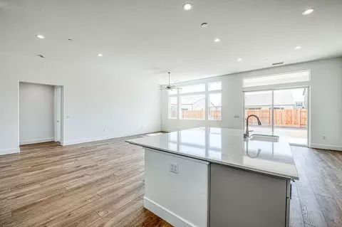 Living - 967 Talus Way S, Madera, CA 93636 photo 4 of 5