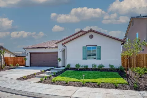 Exterior - 967 Talus Way S, Madera, CA 93636 photo 2 of 12