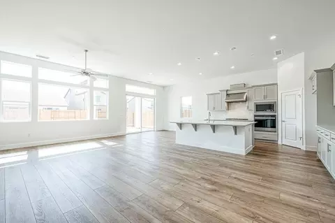 Living - 967 Talus Way S, Madera, CA 93636 photo 1 of 5