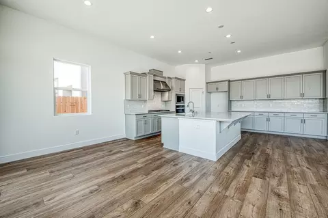 Kitchen - 967 Talus Way S, Madera, CA 93636 photo 2 of 7