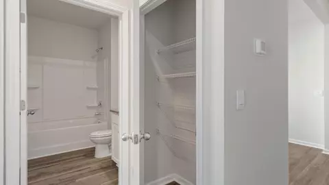 Entry Way - 208 Surfside Landing Blvd, Hubert, NC 28539 photo 4 of 7