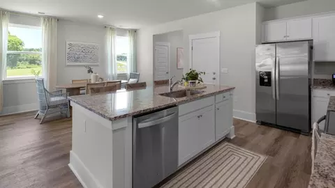 Kitchen - 208 Surfside Landing Blvd, Hubert, NC 28539 photo 6 of 7
