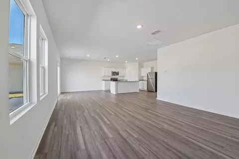 Living - 13112 Bending Creek Trl, Parrish, FL 34219 photo 3 of 5