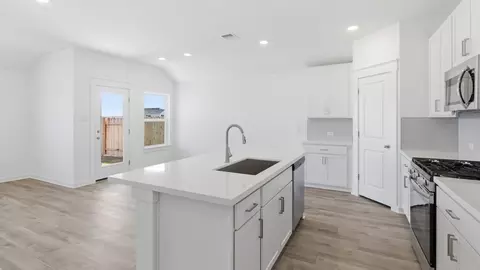 Kitchen - 191 Oriole St, Kyle, TX 78640 photo 3 of 7