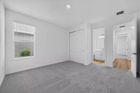Bedroom - 897 Ladyfish Trl, Saint Cloud, FL 34771 photo 7 of 22
