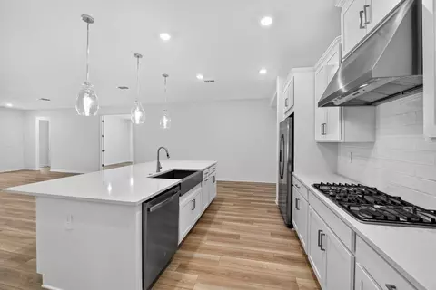 Kitchen - 897 Ladyfish Trl, Saint Cloud, FL 34771 photo 3 of 6
