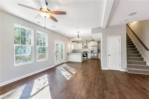 Living - 234 Hall Rd, Hampton, VA 23664 photo 3 of 4