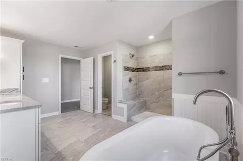 Bath - 234 Hall Rd, Hampton, VA 23664 photo 3 of 4