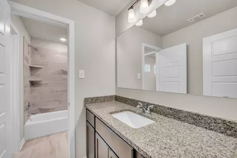 Bath - 1600 Hillside Dr, Temple, TX 76502 photo 2 of 7