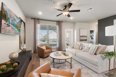 Living - 1600 Hillside Dr, Temple, TX 76502 photo 5 of 9