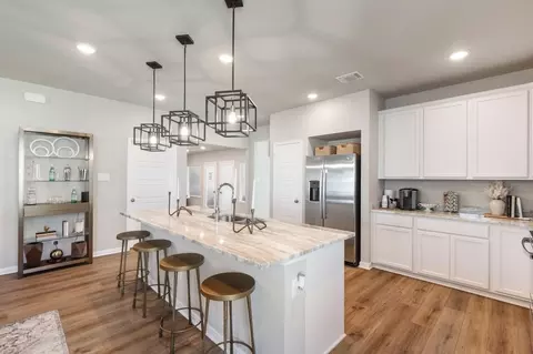 Kitchen - 1600 Hillside Dr, Temple, TX 76502 photo 4 of 7