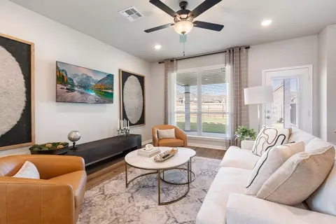 Living - 1600 Hillside Dr, Temple, TX 76502 photo 4 of 9