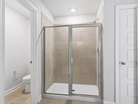 Bath - 913 Appalachian Dr, Moore, SC 29369 photo 3 of 5