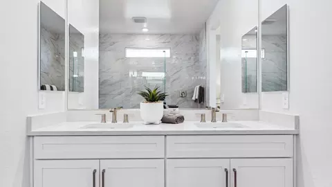 Bath - 24025 N 25th St, Phoenix, AZ 85024 photo 4 of 5