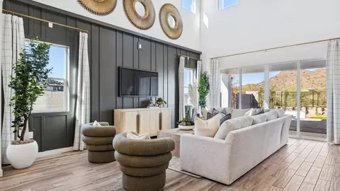 Living - 24025 N 25th St, Phoenix, AZ 85024 photo 1 of 1