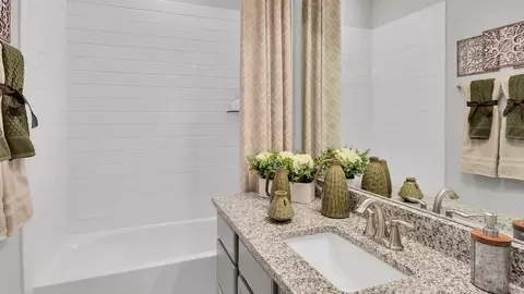 Bath - 1013 Sydney Blvd, Thorndale, TX 76577 photo 11 of 11