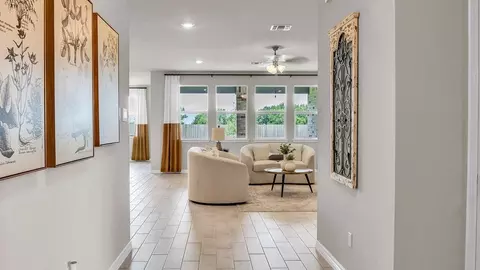 Entry Way - 1013 Sydney Blvd, Thorndale, TX 76577 photo 5 of 5