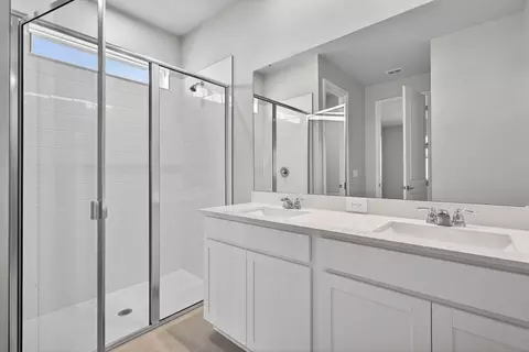 Bath - 12410 51st St E, Parrish, FL 34219 photo 1 of 2