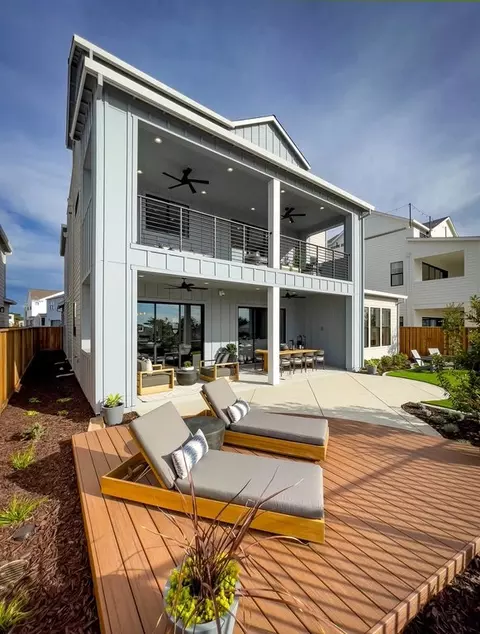 Exterior - 98 8th St, Marina, CA 93933 photo 9 of 17
