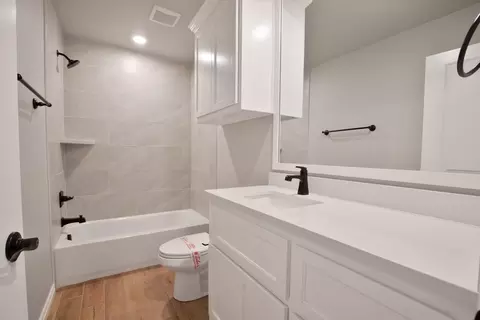 Bath - 2920 E Northampton St, Broken Arrow, OK 74014 photo 14 of 15