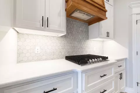 Kitchen - 2920 E Northampton St, Broken Arrow, OK 74014 photo 7 of 10