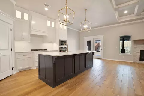 Kitchen - 2920 E Northampton St, Broken Arrow, OK 74014 photo 8 of 10